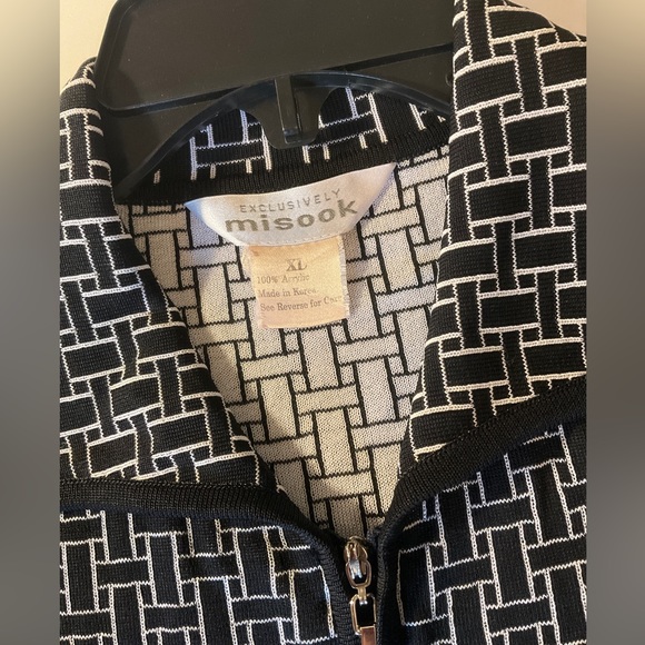 Beautiful black & white Ming Wang zippered cardigan! Size XL. 3/4 sleeves. - Picture 2 of 7